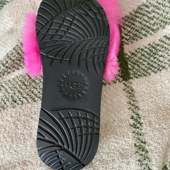 Women’s UGG Royale Genuine Shearling Slide Sandal Limited Edition - Picture 4 of 5